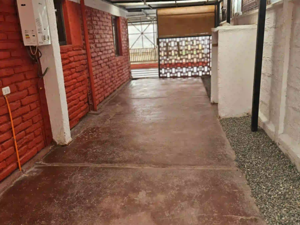 Arriendo casa en los andes irene frei pasaje c costado de la casa
