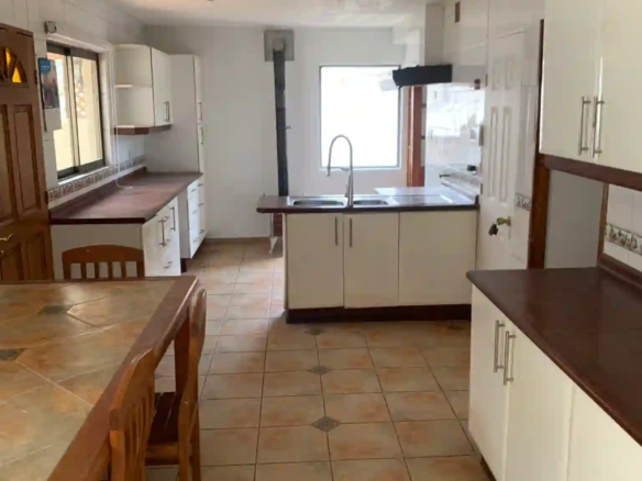 Venta de casa en los andes calle tres carreras con pastene cocina