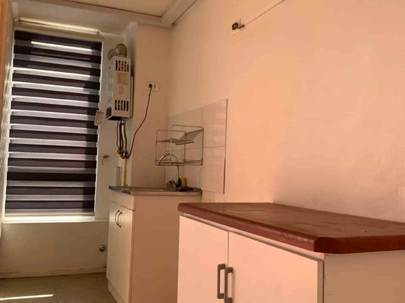 Cocina departamento en condominio hermanos maristas en los andes