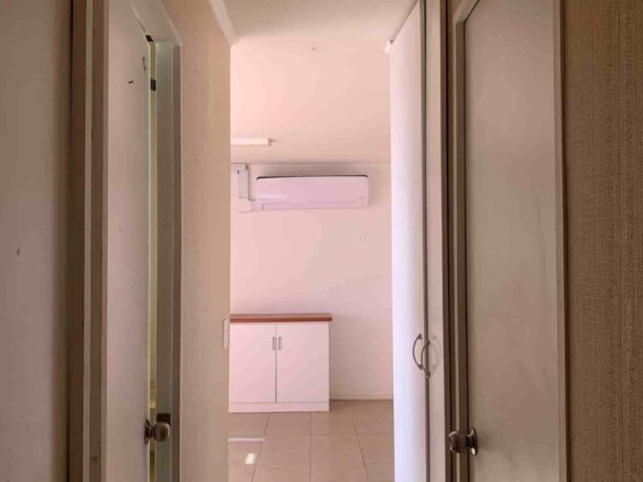 Pasillo departamento en condominio hermanos maristas en los andes