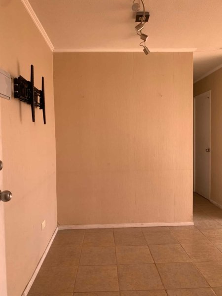 Recibidor departamento en condominio hermanos maristas en los andes