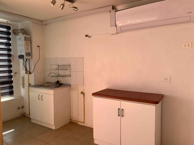 Cocina departamento en condominio hermanos maristas en los andes