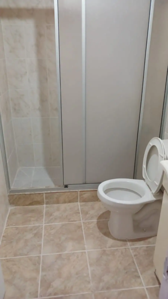 Baño de la casa en venta en los andes villa irene frey