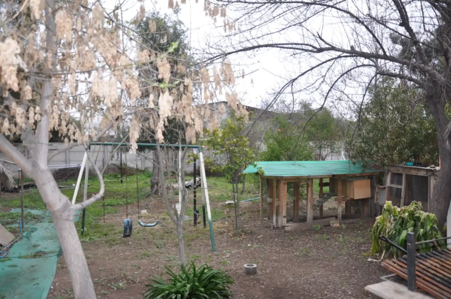Patio de casa en venta en los andes, ubicada en calle brasil, sector centenario.
