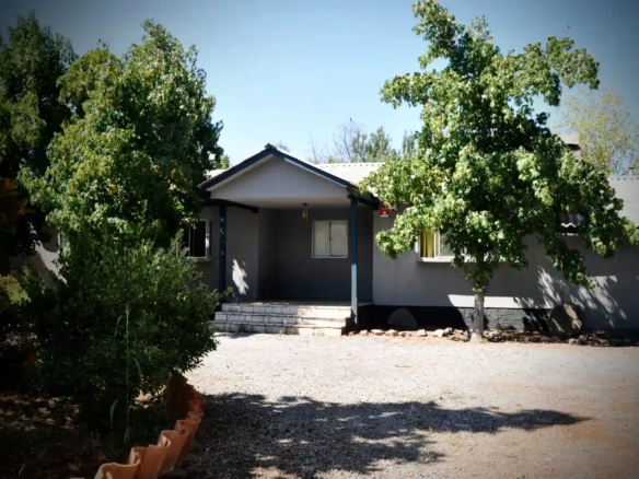 Frontis de parcela en arriendo en la troya